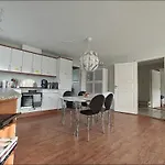 Charming In A Cozy In Apartment *