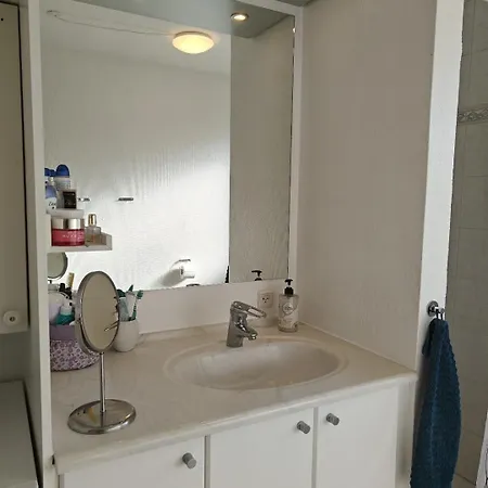 Charming In A Cozy In Apartment Stege