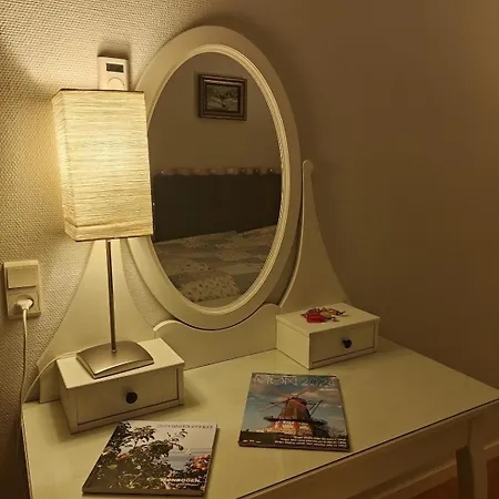 Charming In A Cozy In Apartment Stege