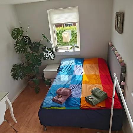 Charming In A Cozy In Apartment Stege